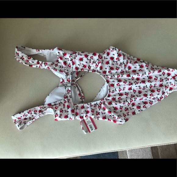 Floral one piece (v petite) - Picture 4 of 5